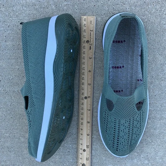 Green slip on size 9 - Picture 8 of 9